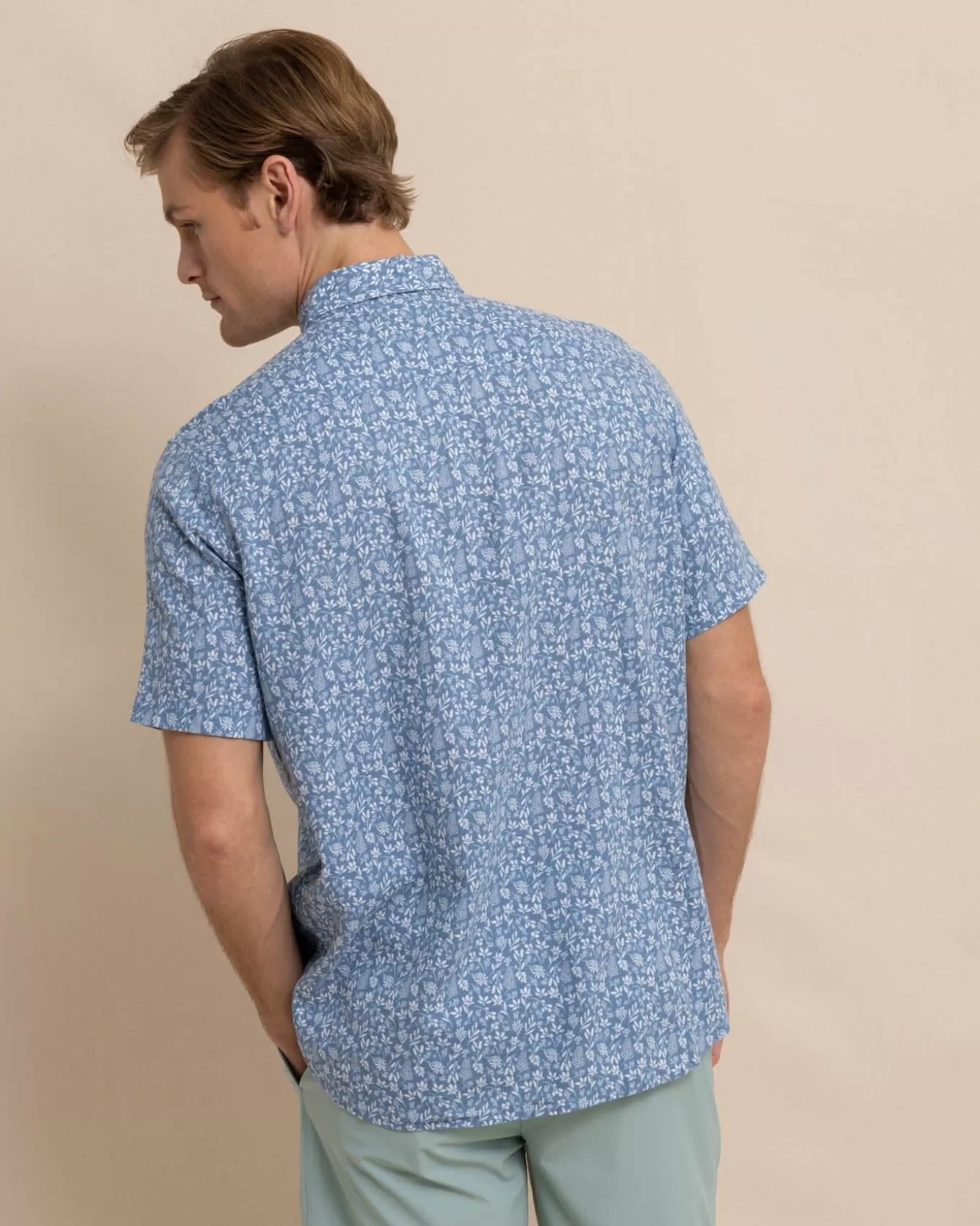 Southern Tide Linen Rayon Ditzy Floral Short Sleeve Sport Shirt< Sport Shirts & Button Downs